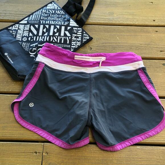 Lululemon Groovy Run Short Grey with Purple - Picture 2 of 3